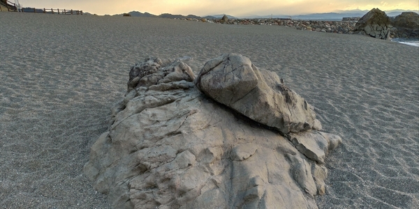 桂浜の夫婦岩（夫婦岩A）